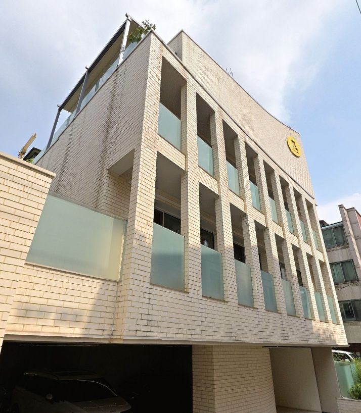 안테나, 논현동 본사 전경